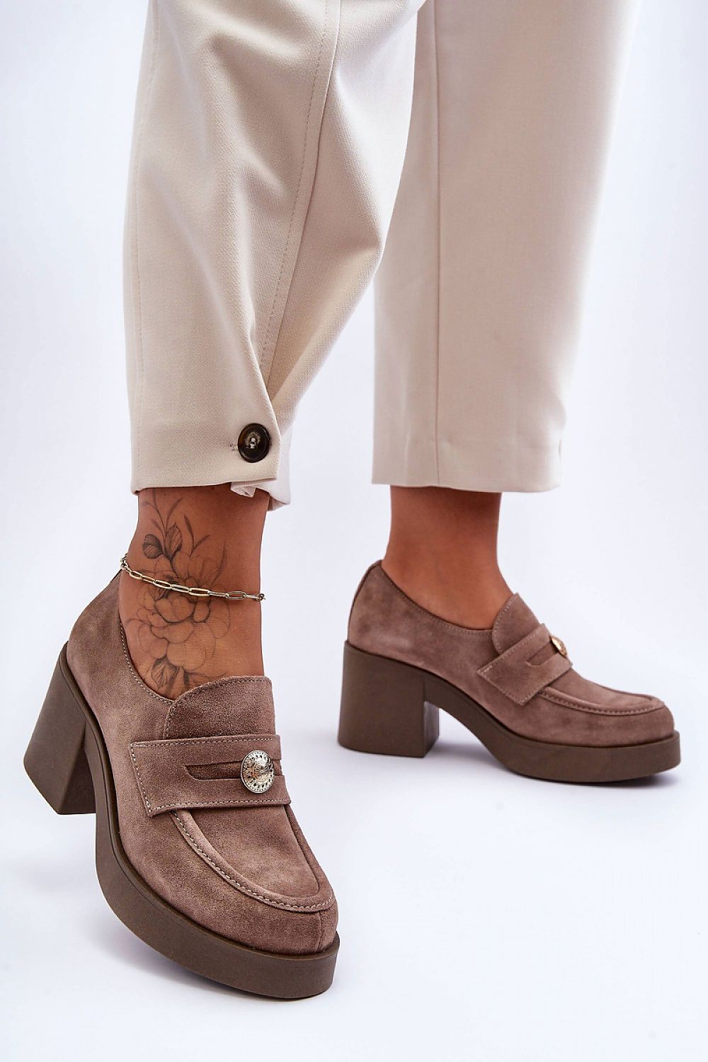 Heeled low shoes Step in style