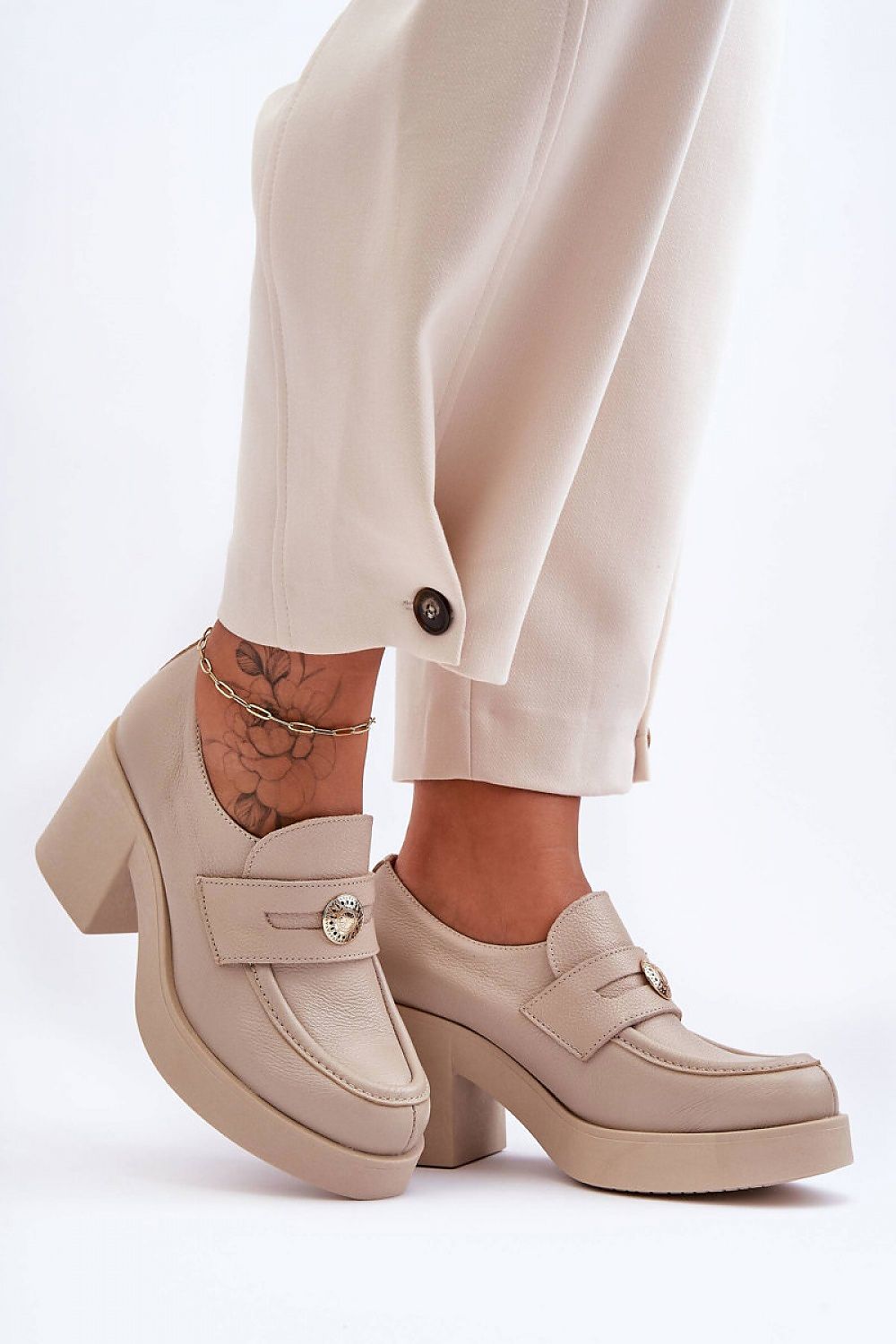 Heeled low shoes Step in style