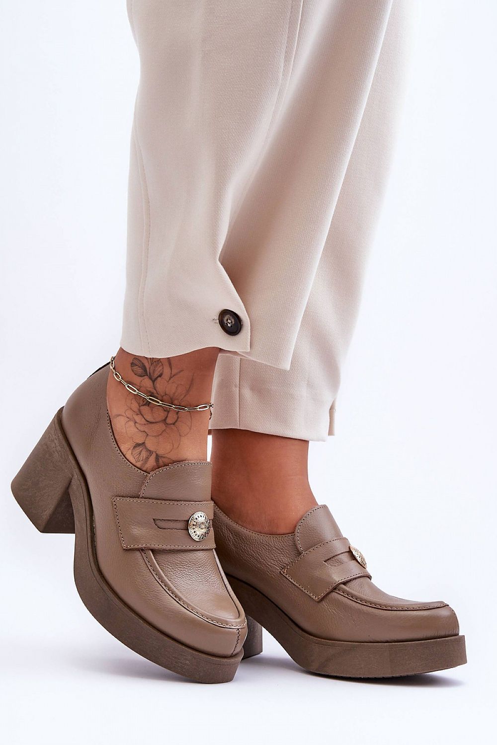 Heeled low shoes Step in style