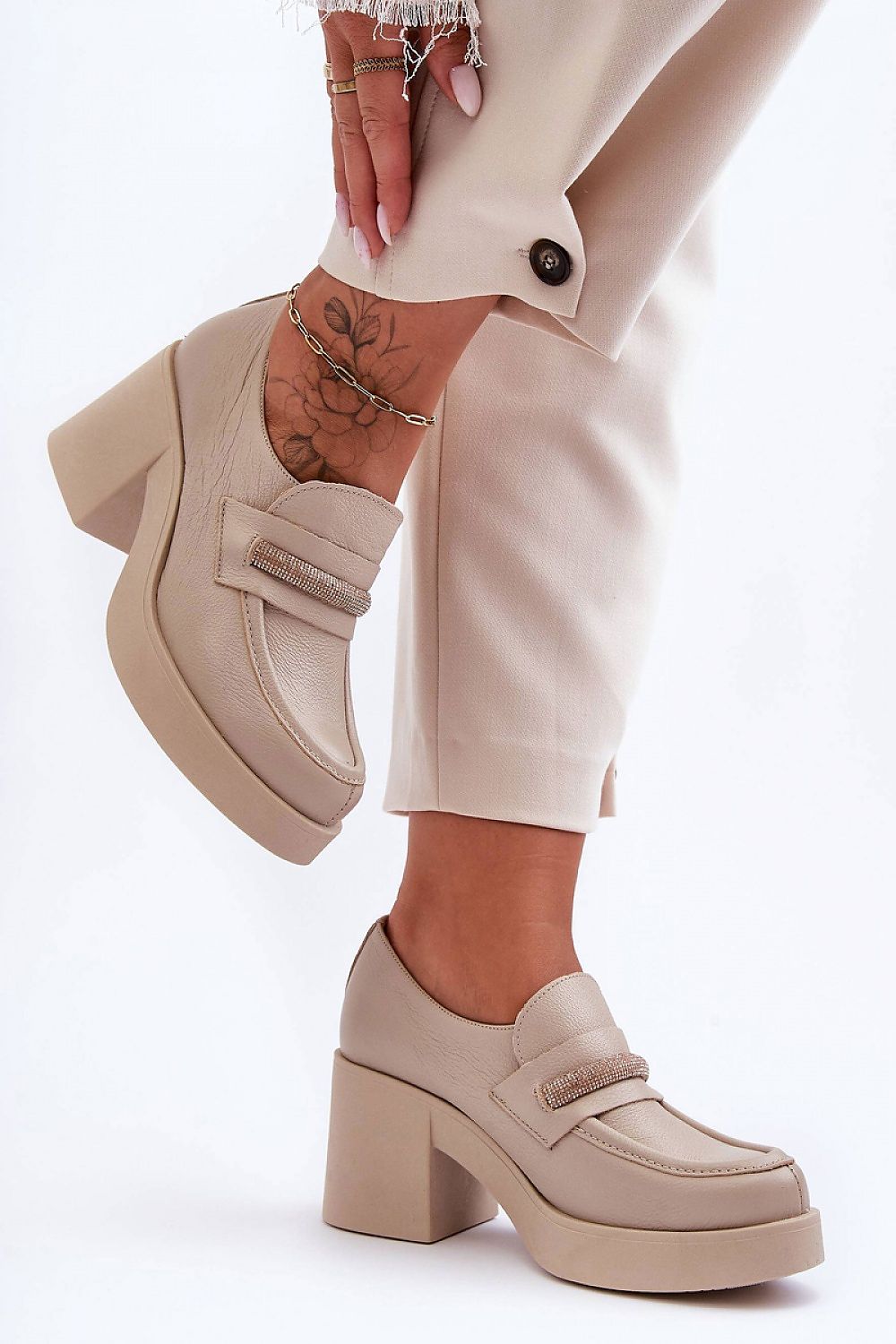 Heeled low shoes Step in style